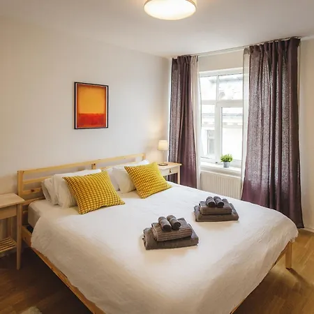 Old Town Oasis In Apartment