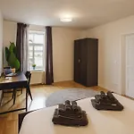 Old Town Oasis In Apartment