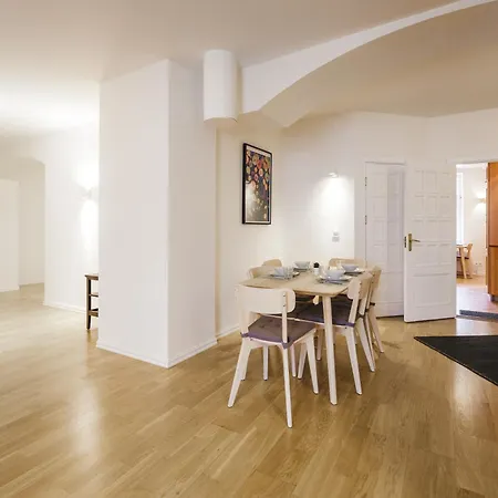 Old Town Oasis In Appartement