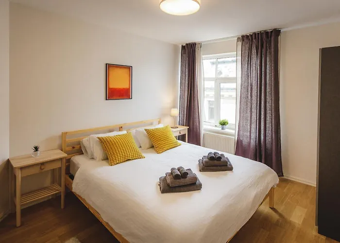 Old Town Oasis In Apartment