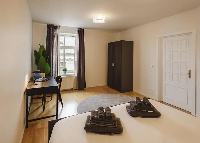 Old Town Oasis In Apartment